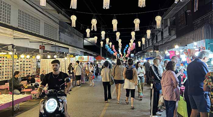 Pai Walking Street